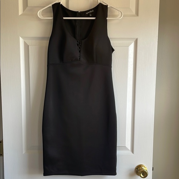 Sequin Hearts Elegant Sleeveless Dress - Picture 1 of 8